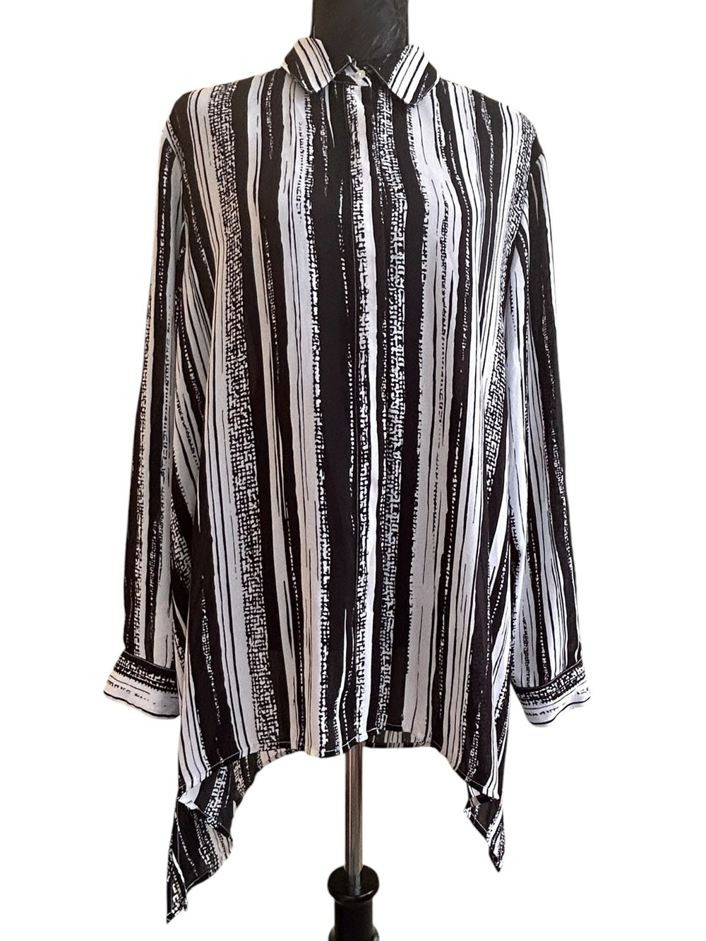 Women’s Black & White Abstract Striped Button-Up Tunic Length Blouse Size XL